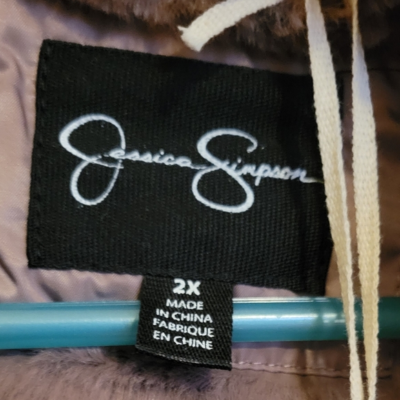 Woman's Winter Jacket - Picture 3 of 3